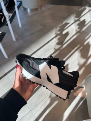 New Balance 327