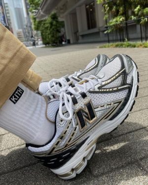 New Balance 1906R